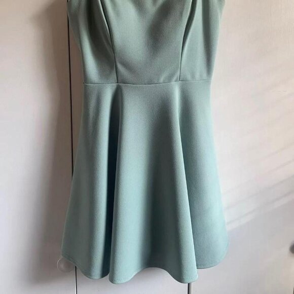 B. Smart Women's Dress - Picture 2 of 7